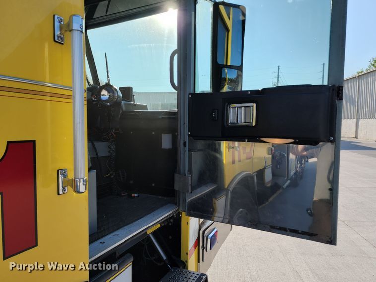 image for item JA9942 1999 Pierce Tilt Cab  ladder fire truck