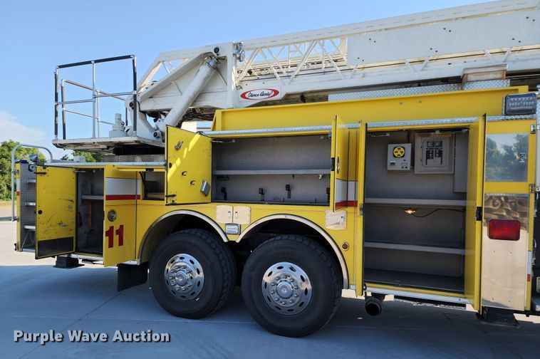 image for item JA9942 1999 Pierce Tilt Cab  ladder fire truck