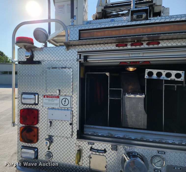 image for item JA9942 1999 Pierce Tilt Cab  ladder fire truck