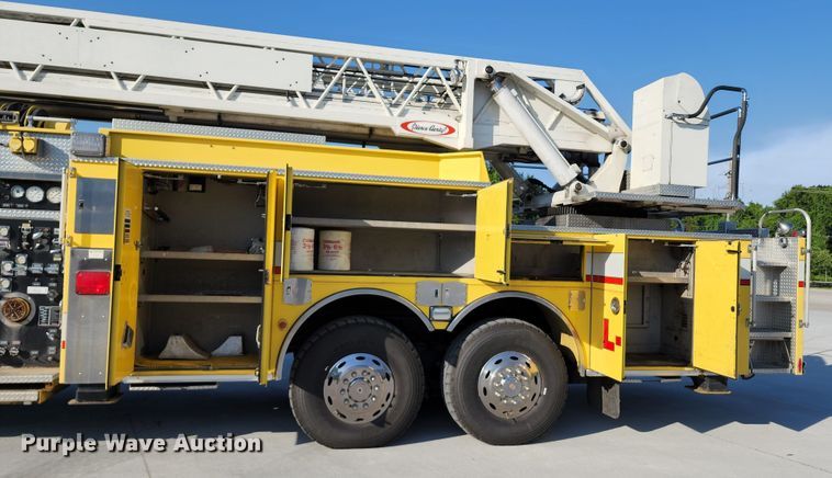 image for item JA9942 1999 Pierce Tilt Cab  ladder fire truck