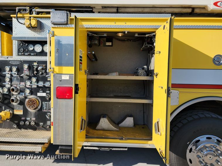 image for item JA9942 1999 Pierce Tilt Cab  ladder fire truck