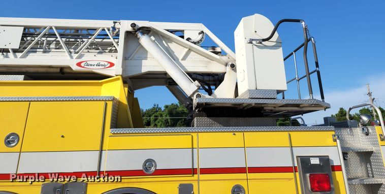 image for item JA9942 1999 Pierce Tilt Cab  ladder fire truck