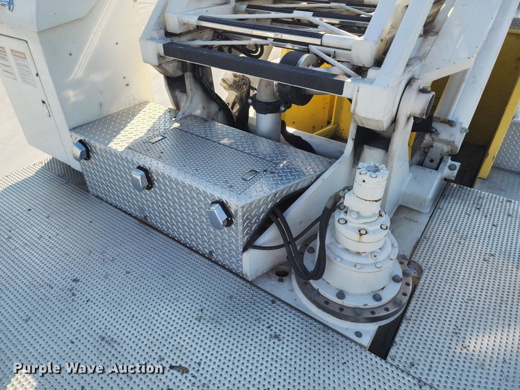 image for item JA9942 1999 Pierce Tilt Cab  ladder fire truck