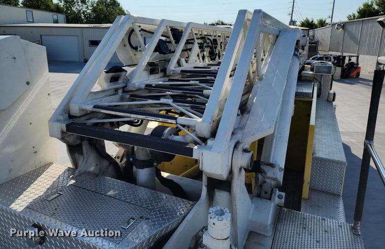 image for item JA9942 1999 Pierce Tilt Cab  ladder fire truck