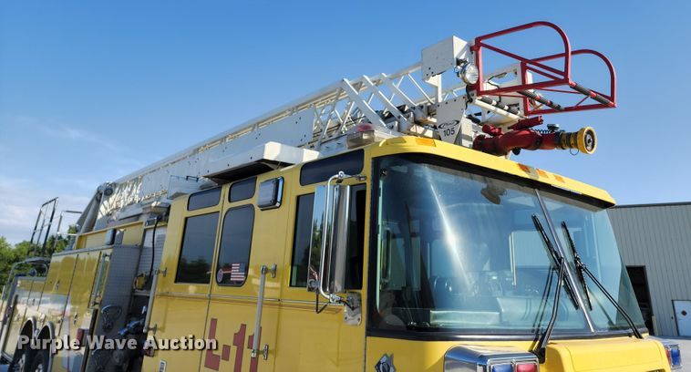 image for item JA9942 1999 Pierce Tilt Cab  ladder fire truck