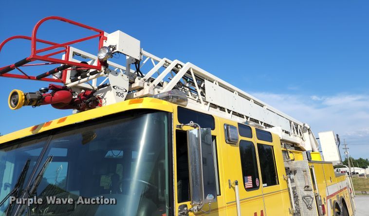 image for item JA9942 1999 Pierce Tilt Cab  ladder fire truck