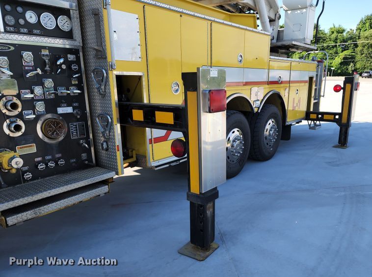 image for item JA9942 1999 Pierce Tilt Cab  ladder fire truck