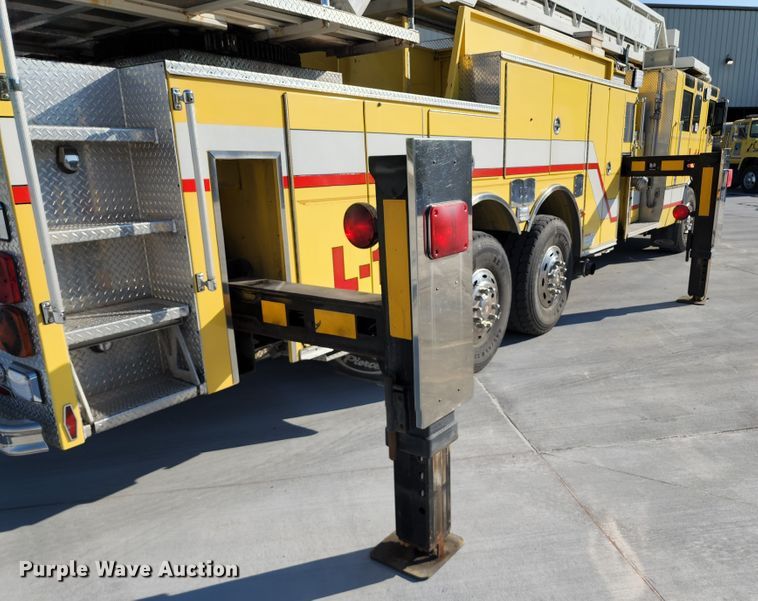 image for item JA9942 1999 Pierce Tilt Cab  ladder fire truck