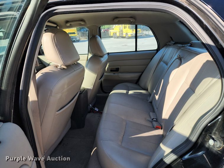 image for item JA9943 2007 Ford Crown Victoria