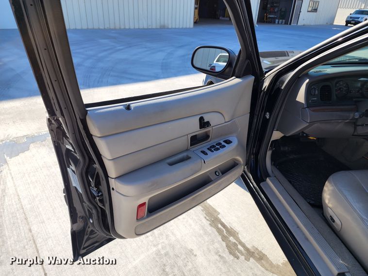 image for item JA9943 2007 Ford Crown Victoria