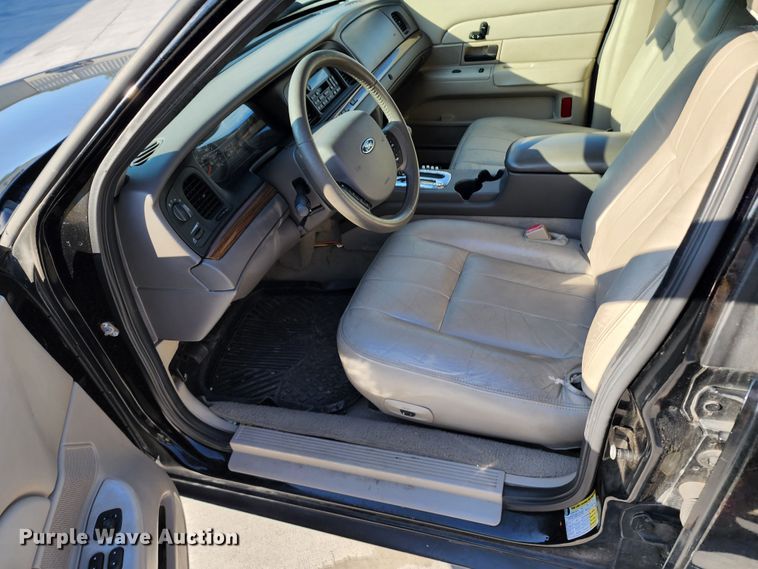 image for item JA9943 2007 Ford Crown Victoria