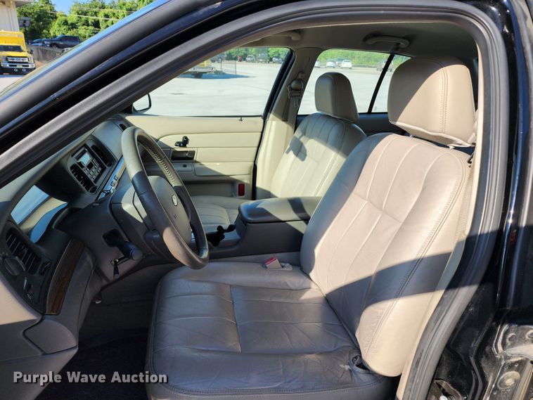 image for item JA9943 2007 Ford Crown Victoria