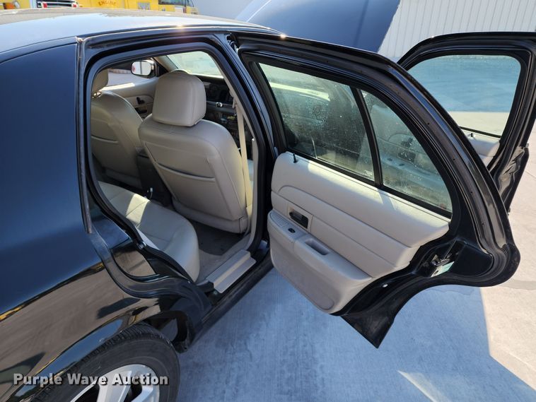 image for item JA9943 2007 Ford Crown Victoria