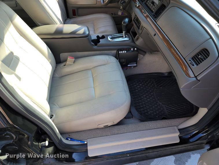 image for item JA9943 2007 Ford Crown Victoria