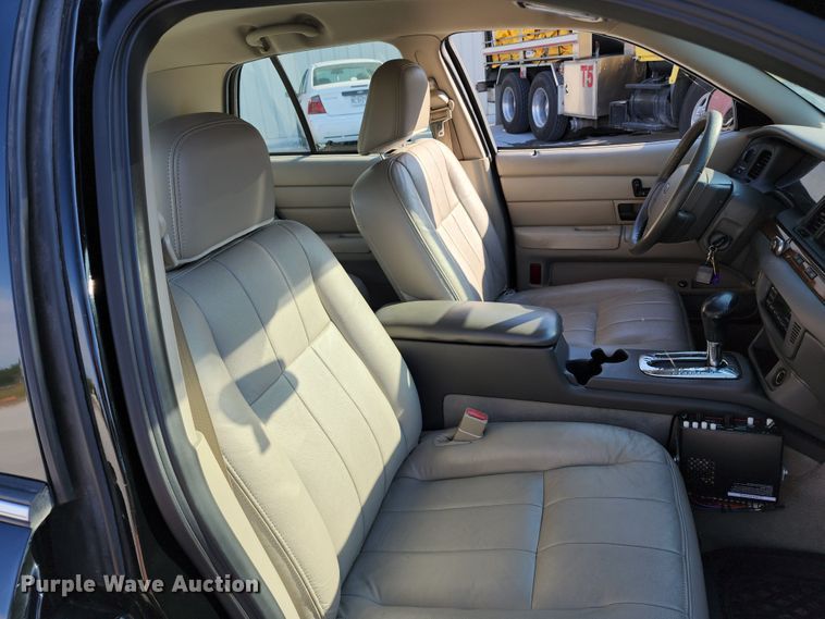 image for item JA9943 2007 Ford Crown Victoria