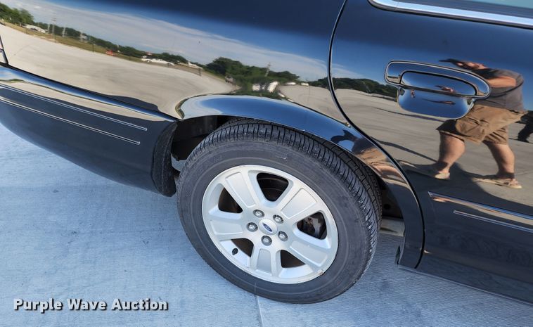 image for item JA9943 2007 Ford Crown Victoria