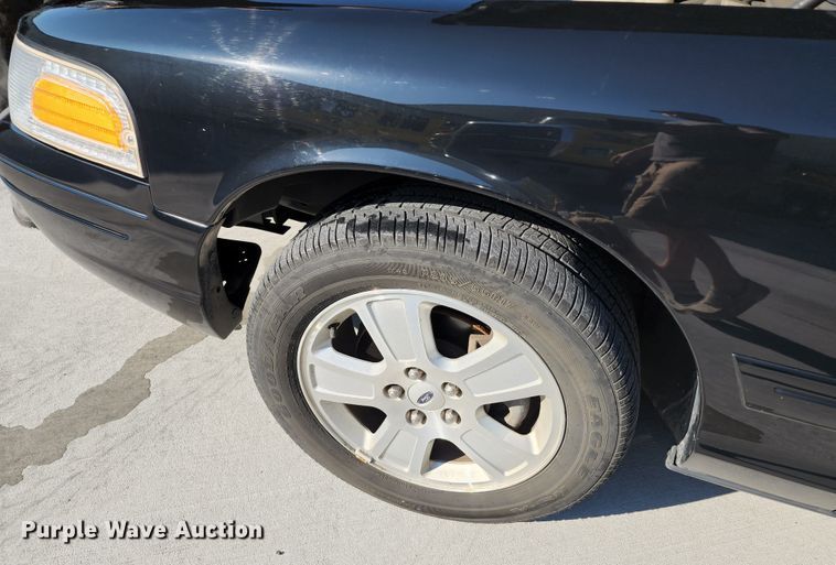 image for item JA9943 2007 Ford Crown Victoria
