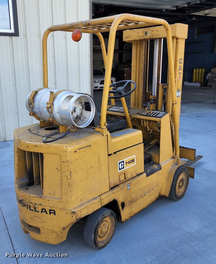 image for item JA9944 Caterpillar T40B  forklift