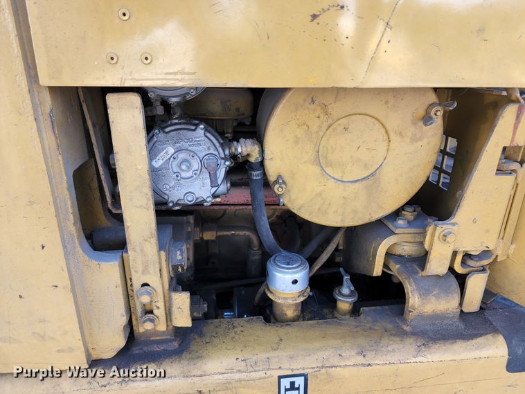 image for item JA9944 Caterpillar T40B  forklift