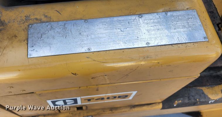 image for item JA9944 Caterpillar T40B  forklift
