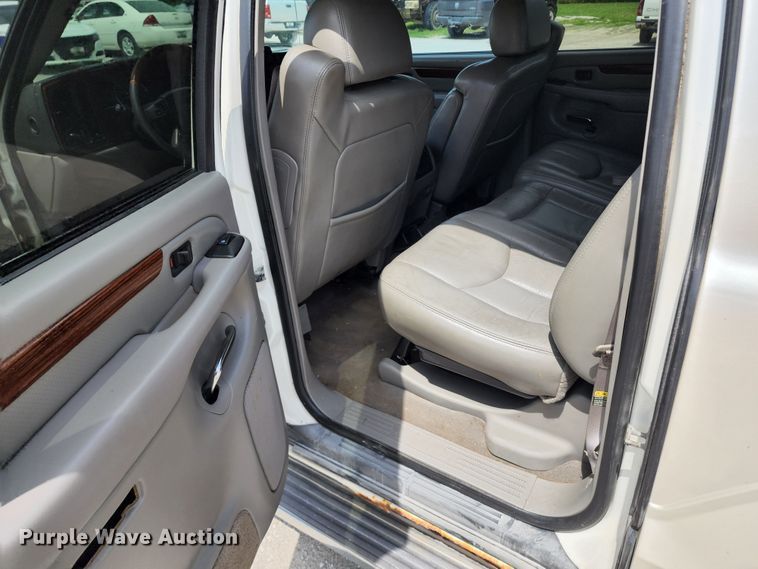 image for item JB9000 2004 Cadillac Escalade EXT  pickup truck