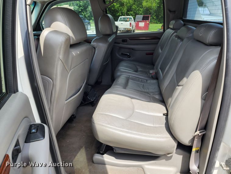 image for item JB9000 2004 Cadillac Escalade EXT  pickup truck