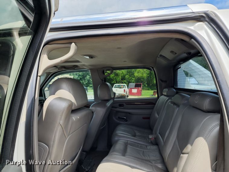 image for item JB9000 2004 Cadillac Escalade EXT  pickup truck