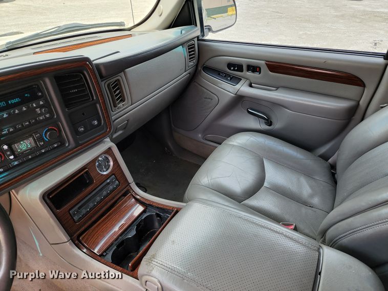 image for item JB9000 2004 Cadillac Escalade EXT  pickup truck