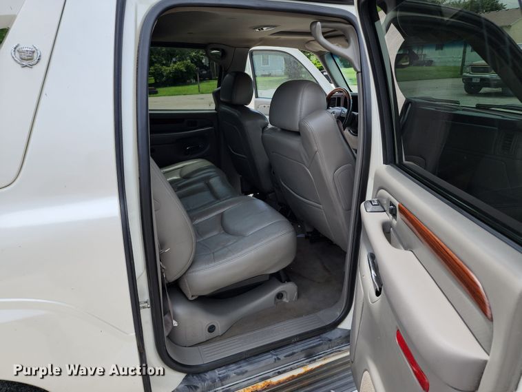 image for item JB9000 2004 Cadillac Escalade EXT  pickup truck