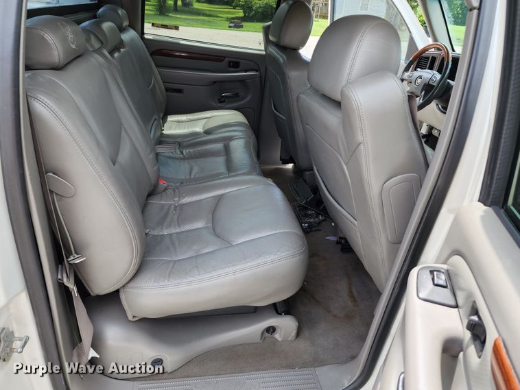 image for item JB9000 2004 Cadillac Escalade EXT  pickup truck