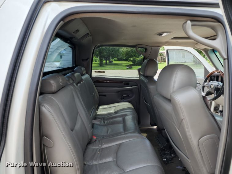 image for item JB9000 2004 Cadillac Escalade EXT  pickup truck