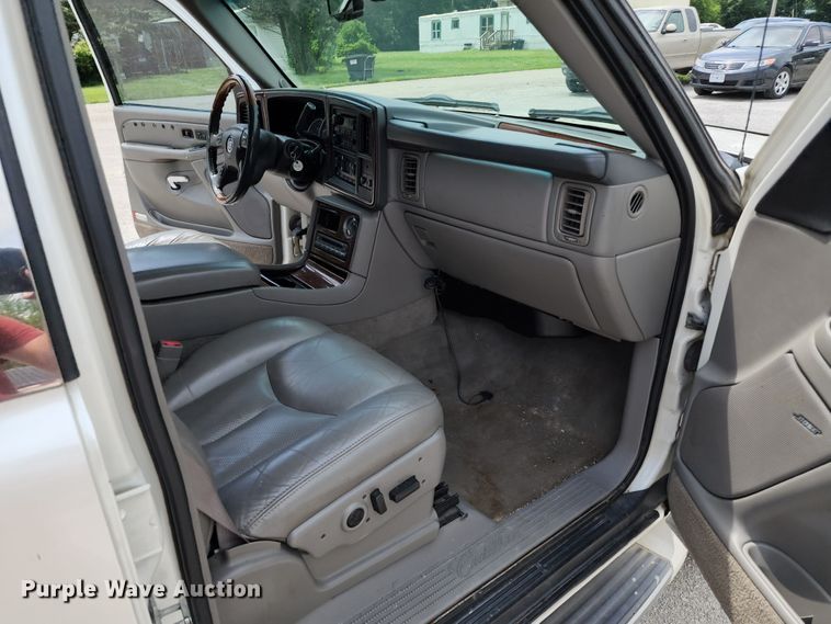 image for item JB9000 2004 Cadillac Escalade EXT  pickup truck