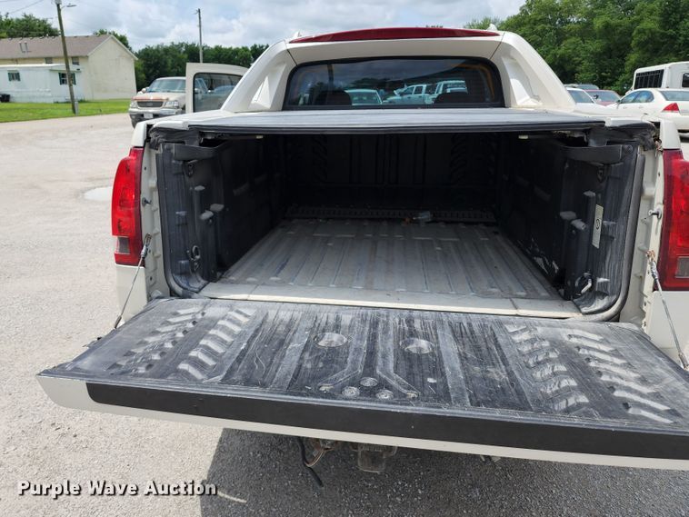 image for item JB9000 2004 Cadillac Escalade EXT  pickup truck