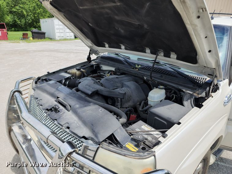 image for item JB9000 2004 Cadillac Escalade EXT  pickup truck