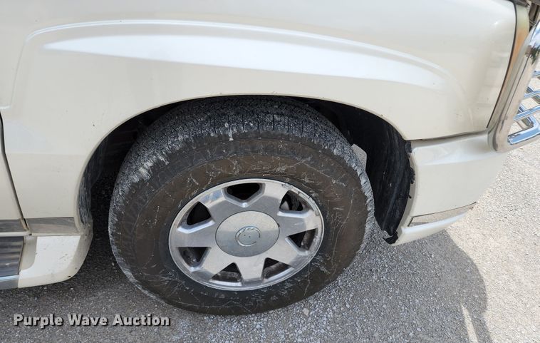 image for item JB9000 2004 Cadillac Escalade EXT  pickup truck