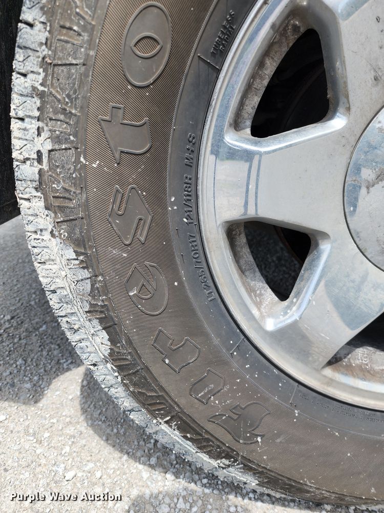 image for item JB9000 2004 Cadillac Escalade EXT  pickup truck