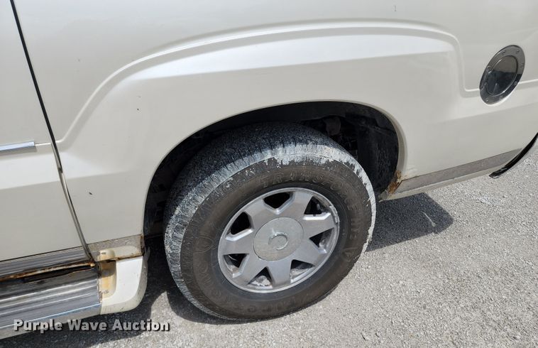 image for item JB9000 2004 Cadillac Escalade EXT  pickup truck