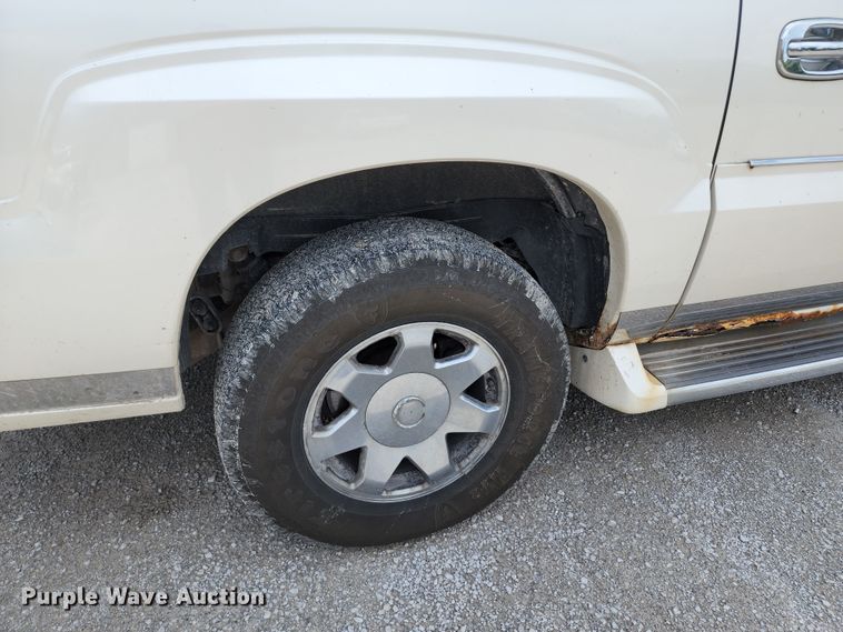 image for item JB9000 2004 Cadillac Escalade EXT  pickup truck