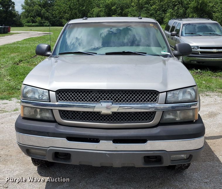 image for item JB9001 2003 Chevrolet Silverado 1500  Ext. Cab pickup truck