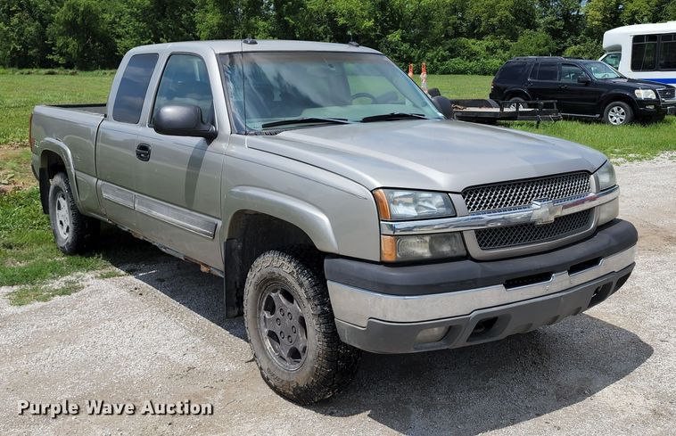 image for item JB9001 2003 Chevrolet Silverado 1500  Ext. Cab pickup truck