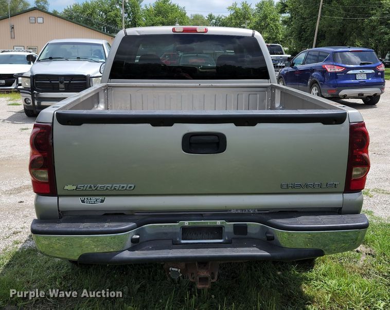 image for item JB9001 2003 Chevrolet Silverado 1500  Ext. Cab pickup truck