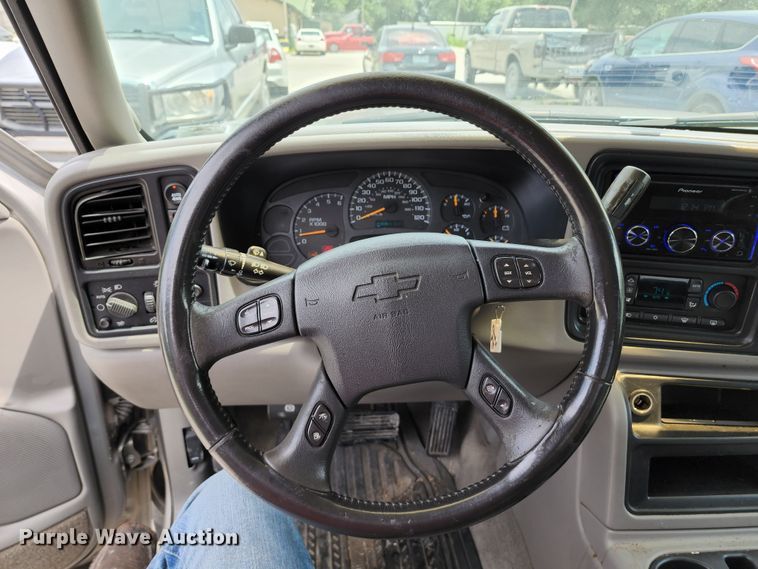 image for item JB9001 2003 Chevrolet Silverado 1500  Ext. Cab pickup truck