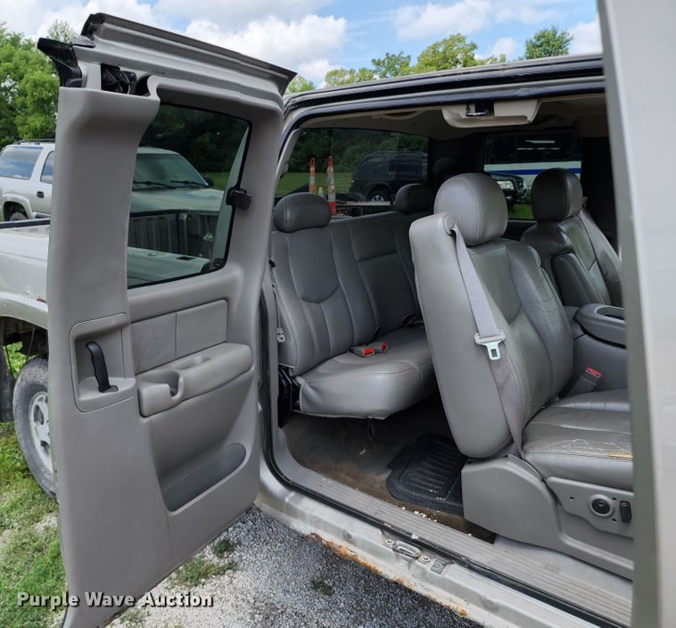 image for item JB9001 2003 Chevrolet Silverado 1500  Ext. Cab pickup truck