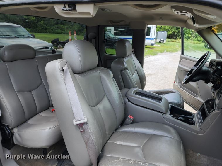 image for item JB9001 2003 Chevrolet Silverado 1500  Ext. Cab pickup truck