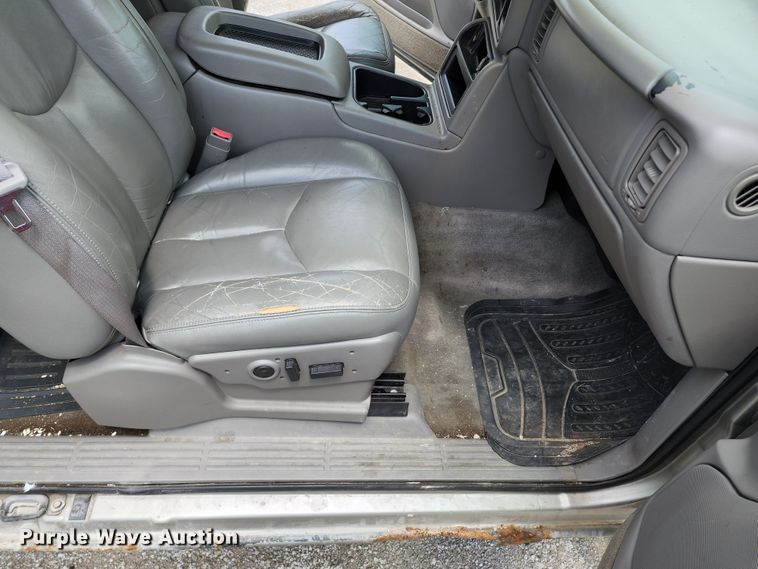 image for item JB9001 2003 Chevrolet Silverado 1500  Ext. Cab pickup truck