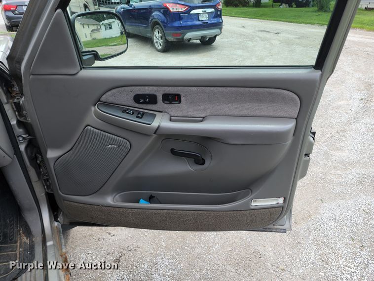 image for item JB9001 2003 Chevrolet Silverado 1500  Ext. Cab pickup truck