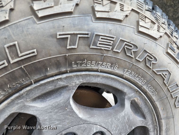 image for item JB9001 2003 Chevrolet Silverado 1500  Ext. Cab pickup truck