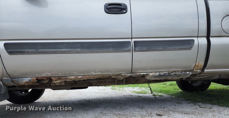 image for item JB9001 2003 Chevrolet Silverado 1500  Ext. Cab pickup truck