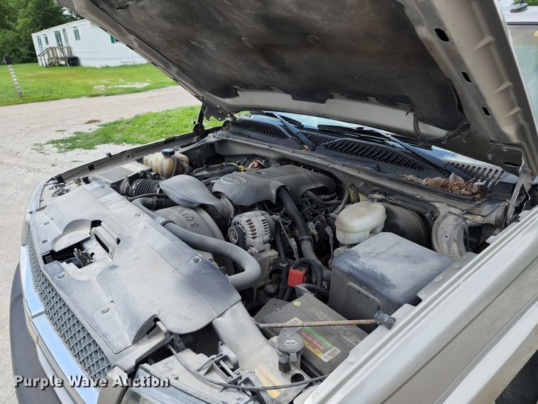 image for item JB9001 2003 Chevrolet Silverado 1500  Ext. Cab pickup truck