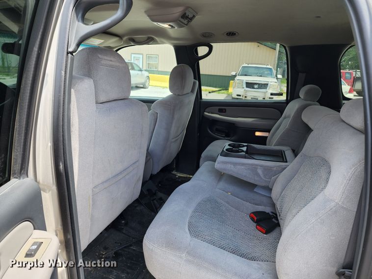 image for item JB9002 2001 Chevrolet Suburban K1500  SUV